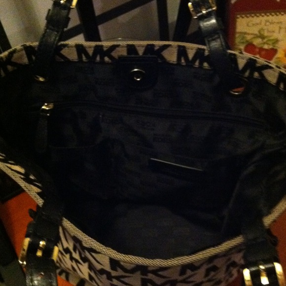 Michael kors tote - Picture 3 of 4