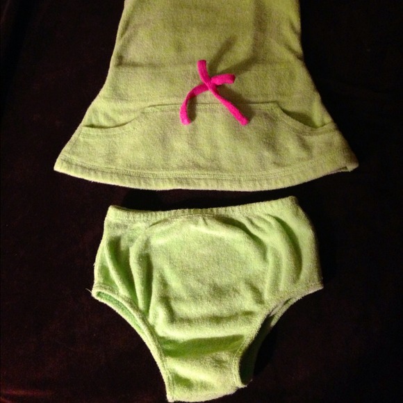 ⛔️SOLD⛔️👶2pc. BRIGHT BABY BEACH COVEF UP! - Picture 3 of 4