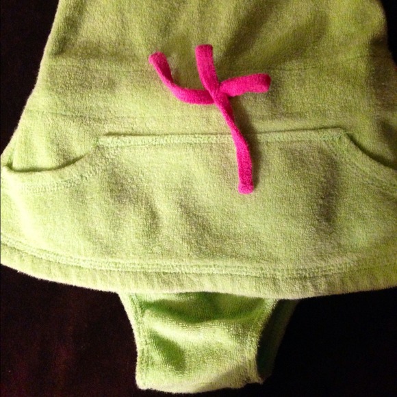 ⛔️SOLD⛔️👶2pc. BRIGHT BABY BEACH COVEF UP! - Picture 4 of 4