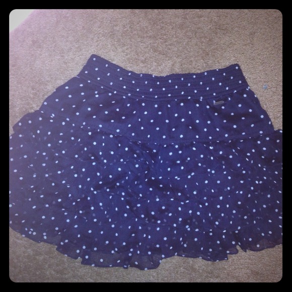 Hollister mini skirt!