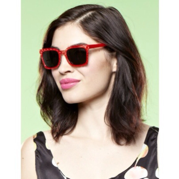 SOLD - Bonlook Red Sunglasses- Non-Prescription - Picture 3 of 3