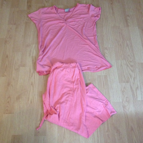 Maternity jersey capri pajama set. Very comfy