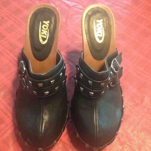 Black clogs size 6