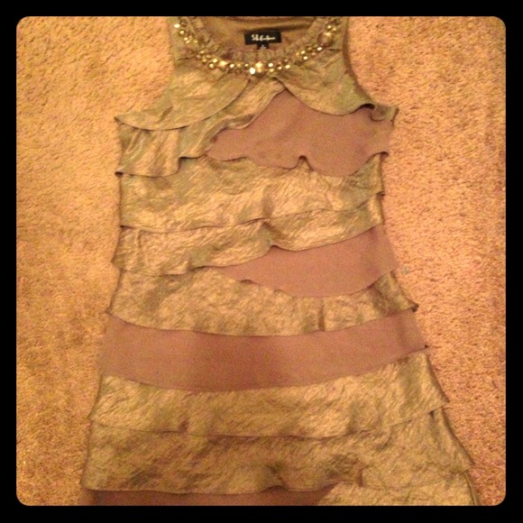 Ruffled dress !