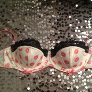 Victoria Secret sexy little things bra. NWT 34C