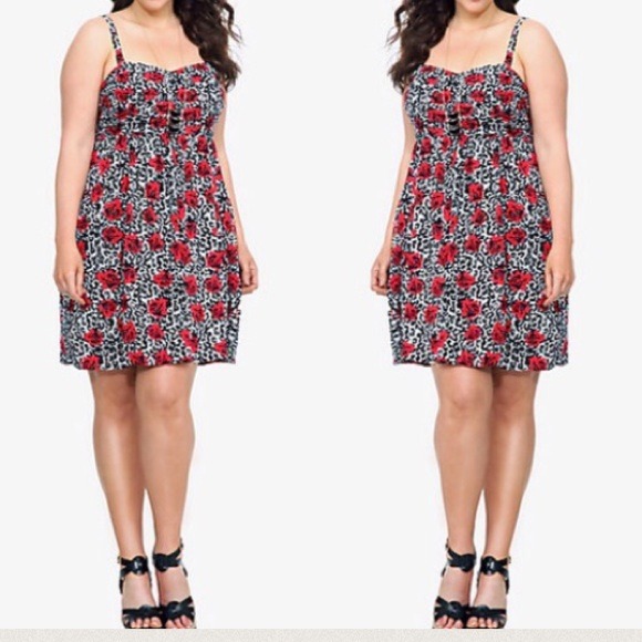 🚫SOLD🚫IN BUNDLE💕Rose print dress