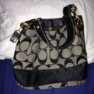 Coach hand bag.