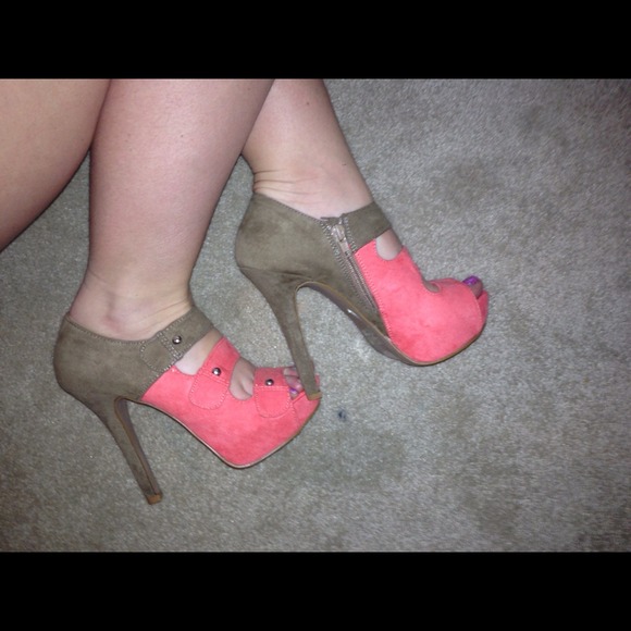 🚫Bundled Coral/taupe heals !!! Sexy/casual ! - Picture 2 of 4