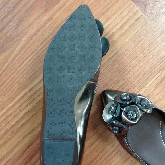 Flat bundle Bcbgmaxaria pewter flats - Picture 3 of 4