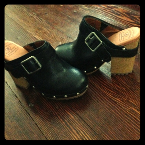 NEW Lucky Brand Leather studded clogs!