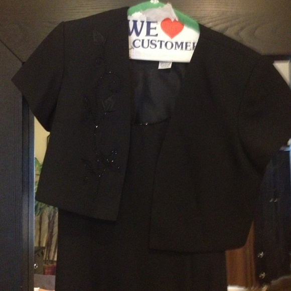 Beautiful  jr nites petites gown with matching jkt