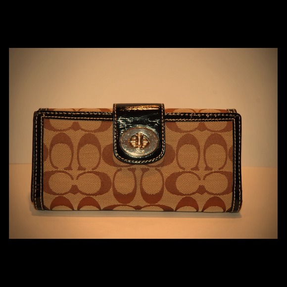 Coach signature turn-lock wallet/checkbook