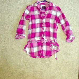 Plain shirt with tie belt