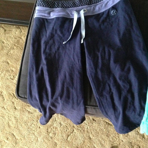 Lulu lemon Capri workout pants -size 6 - Picture 1 of 4