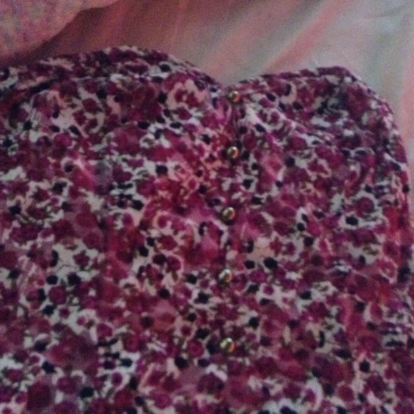 A flower dress with no strap - Picture 2 of 2