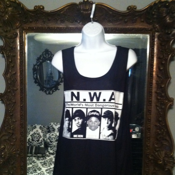 N.W.A tank top 25$