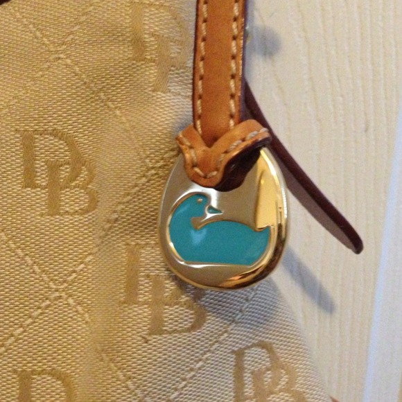 Dooney & Bourke - Picture 3 of 4