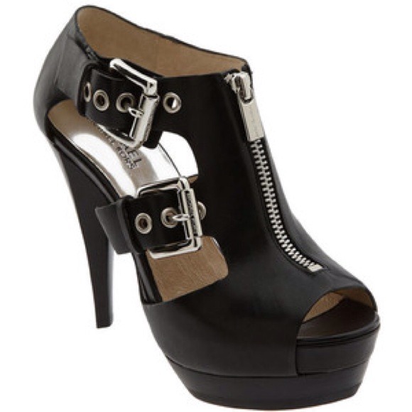 MICHAEL Michael Kors Downtown Zip Sandal