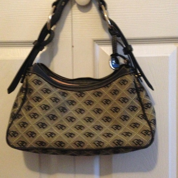 Dooney&Bourke - Picture 1 of 2