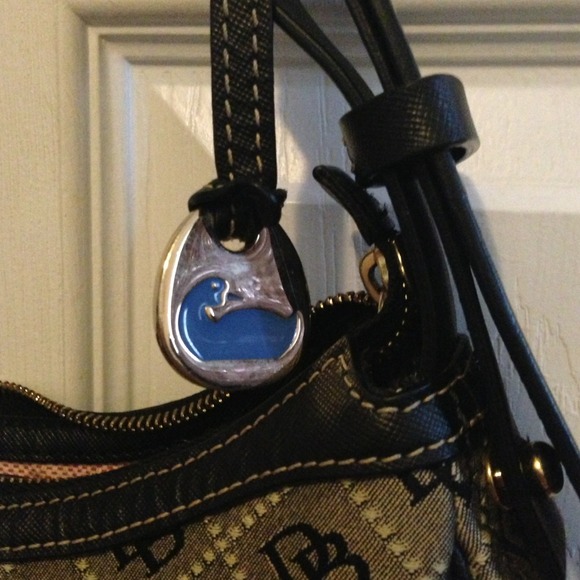 Dooney&Bourke - Picture 2 of 2