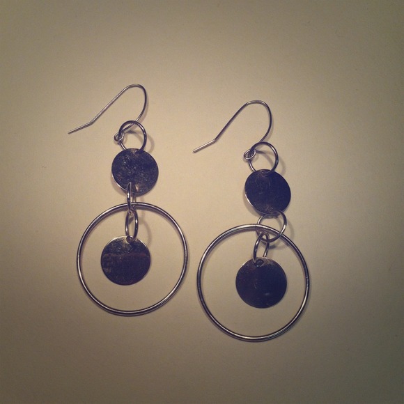 Elegant white gold dangle earrings