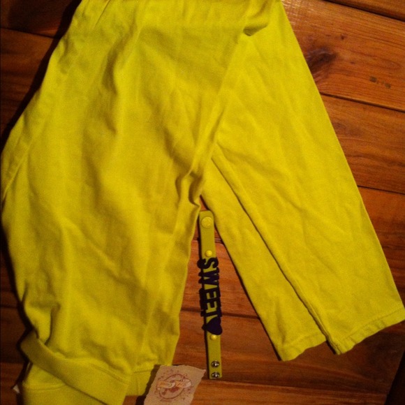 yellow leggents