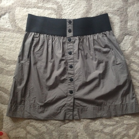 Zara olive skirt
