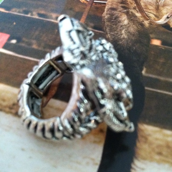 Ring - Picture 2 of 3