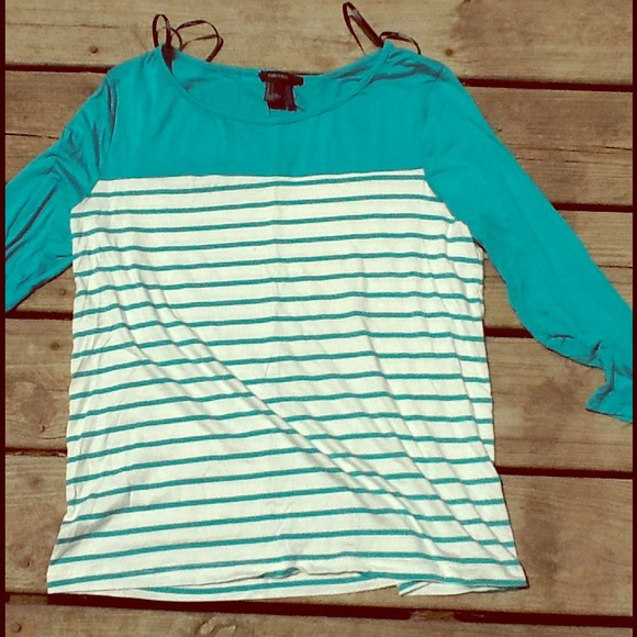 TRADED✋Blue/white Striped shirt