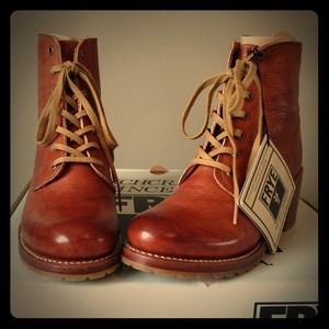 Frye Sabrina Lace-Up