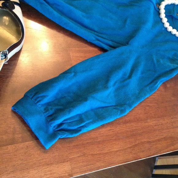 Lady like dark teal cardigan.SOLD in bundle - Picture 3 of 4