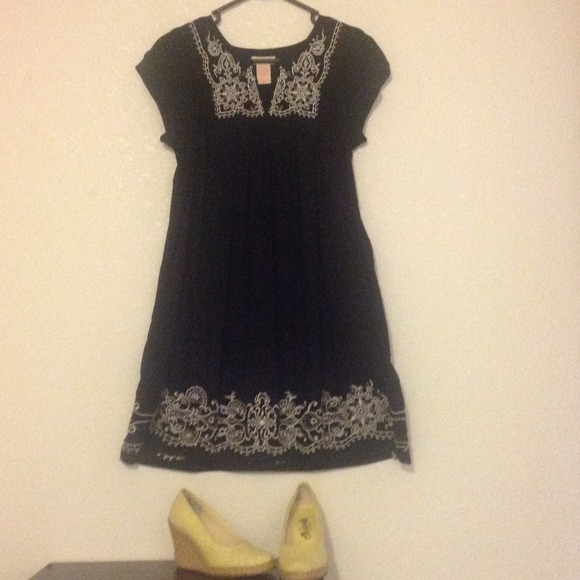 *unlisting on 8/2* black dress w/white embroidery