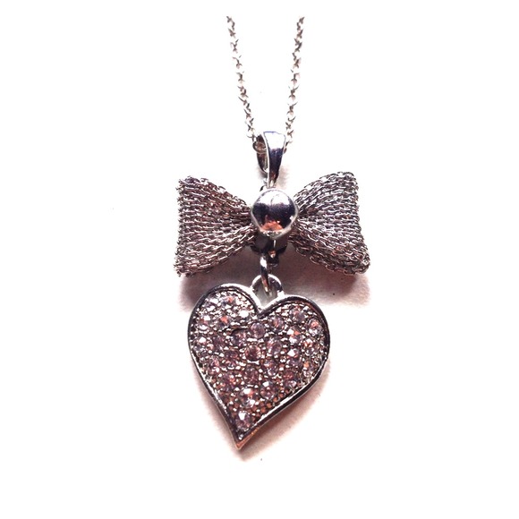 Bow heart necklace