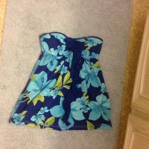 A strapless. Floral . Abercrombie top