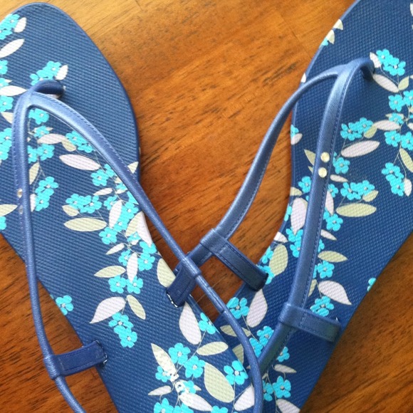 Old Navy sling back sandals