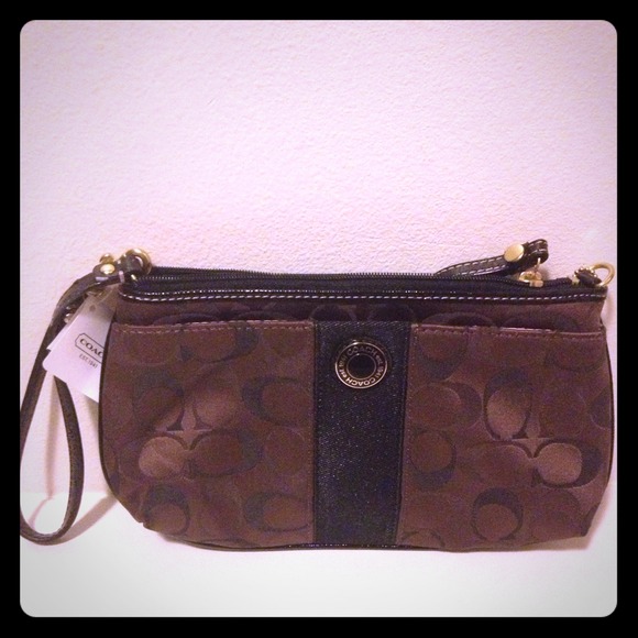 ⛔🚫🚫🚫SOLD🚫🚫🚫⛔New Brown Coach Wristlet