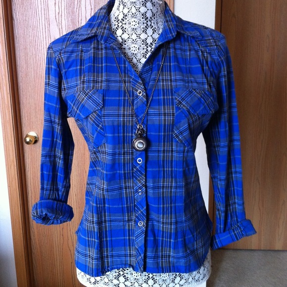 💢Sold💢Blue plaid top