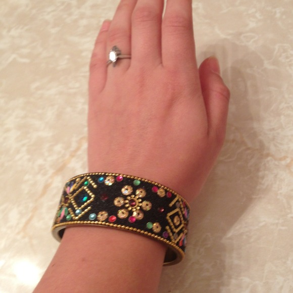 Colorful statement bracelet - Picture 3 of 3