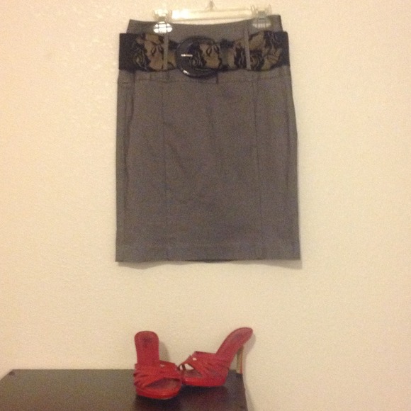 Stretch pencil skirt with wide belt