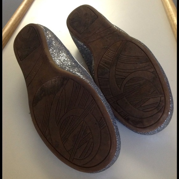 Sold@Jlwitty Price cut! Sequin Nine West Flats - Picture 4 of 4