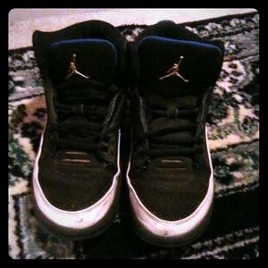 Blue Black and White jordan Sneackers