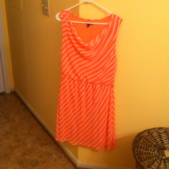 Nice dress casual or can be dress up accordlngly!