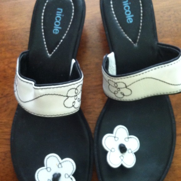 Nicole black sandals