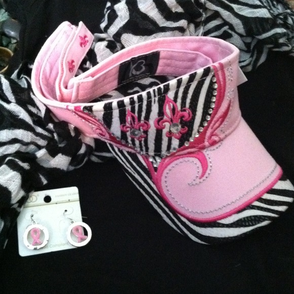 Sun visor n earrings