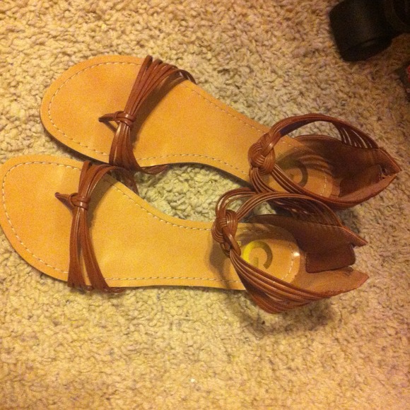 Guess strap sandal