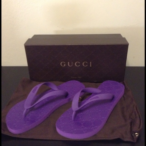 💢SOLD💢Gucci Lilac Hint Flat Thong - Picture 1 of 4