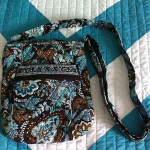 Authentic Vera Bradley hipster purse 💙