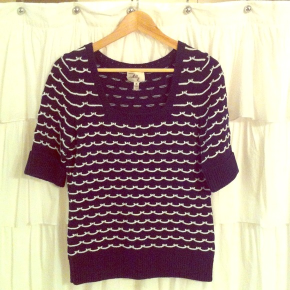 MILLY short sleeved knit sweater.