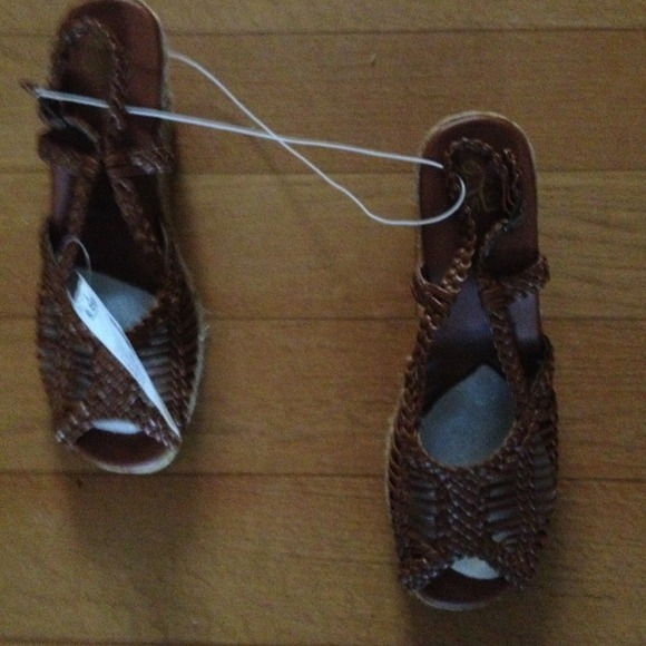 Brand new cognac espadrille size 8.5 - Picture 2 of 4