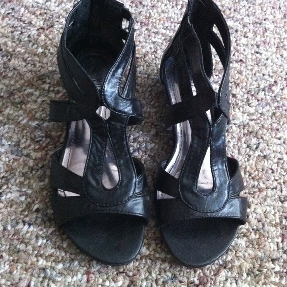 Black shoes with small wedge